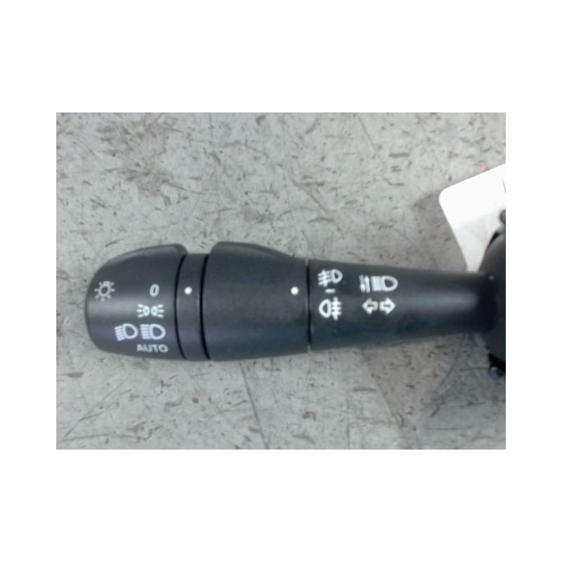 COMMANDE CLIGNOTANT RENAULT CAPTUR