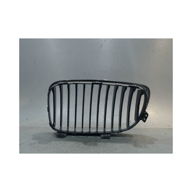 GRILLE CALANDRE DROIT B.M.W. SERIE 1