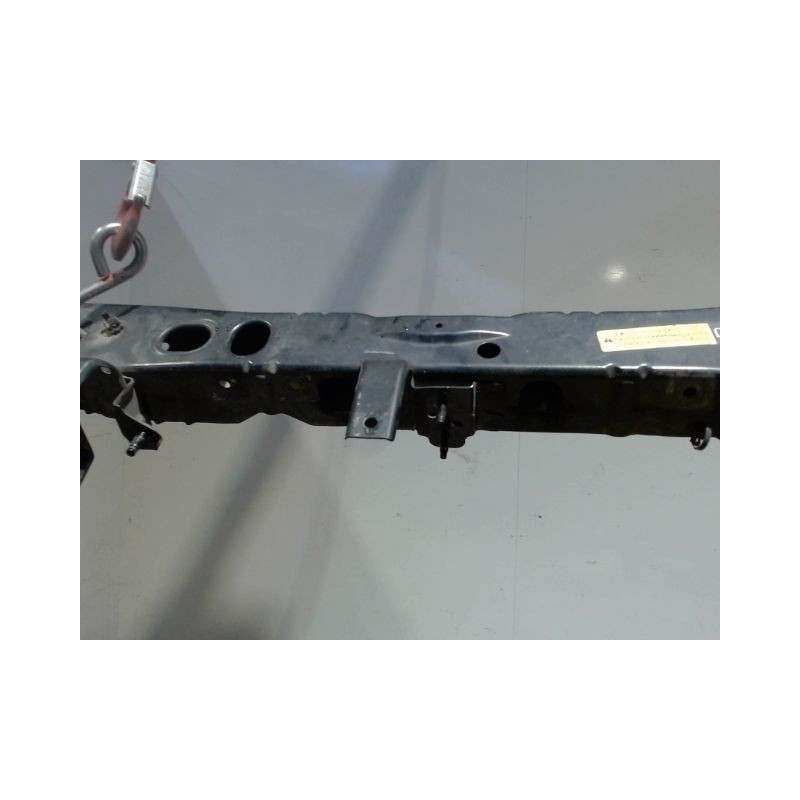 TRAVERSE SUPERIEURE ARMATURE AVANT NISSAN NOTE