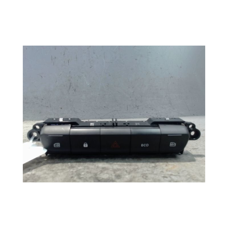 COMMANDE LEVE-GLACE PORTE AVG DACIA SPRING