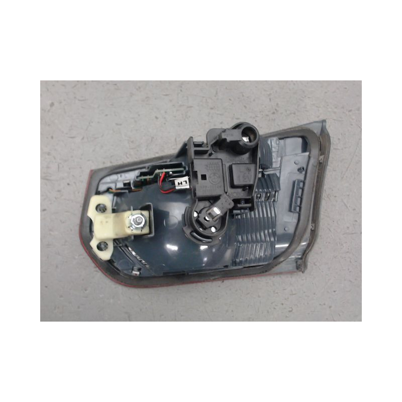 FEU ARRIERE INTERIEUR GAUCHE B.M.W. SERIE 3
