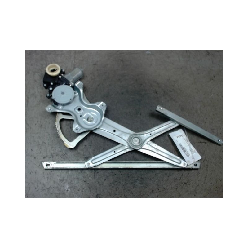 MECANISME+MOTEUR LEVE-GLACE AVANT DROIT TOYOTA VERSO