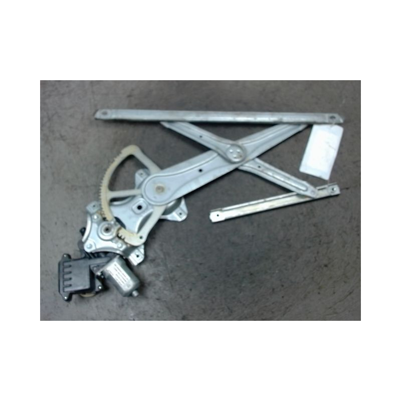 MECANISME+MOTEUR LEVE-GLACE AVANT DROIT TOYOTA VERSO