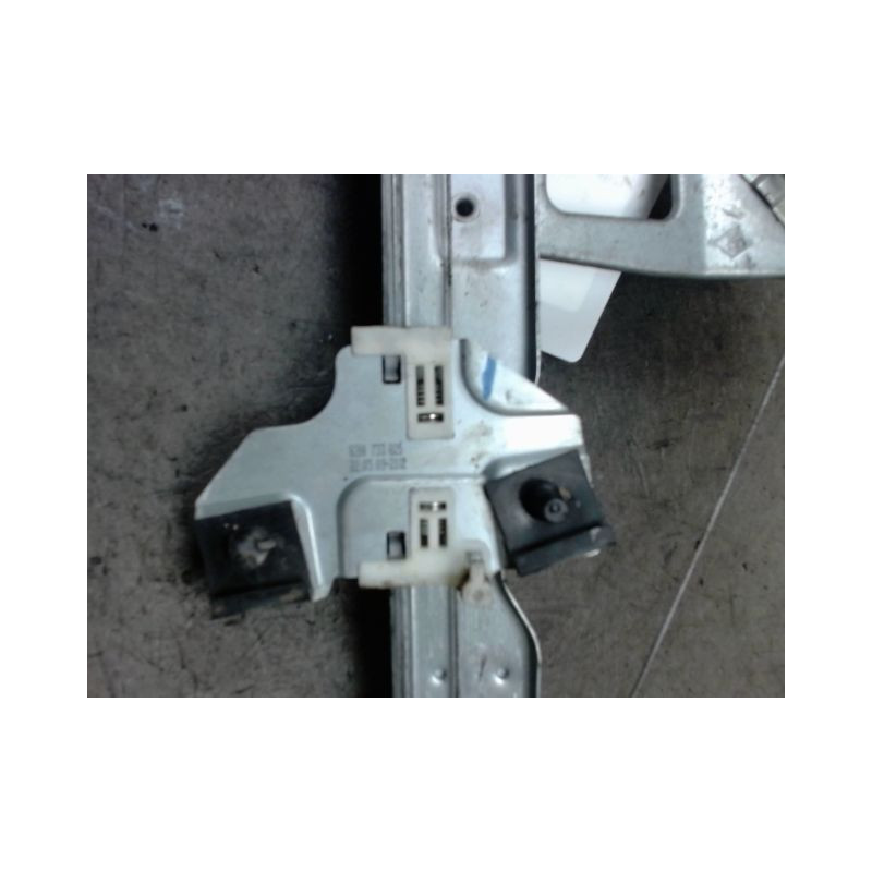 MECANISME LEVE-GLACE AVANT DROIT DACIA SANDERO 2008-