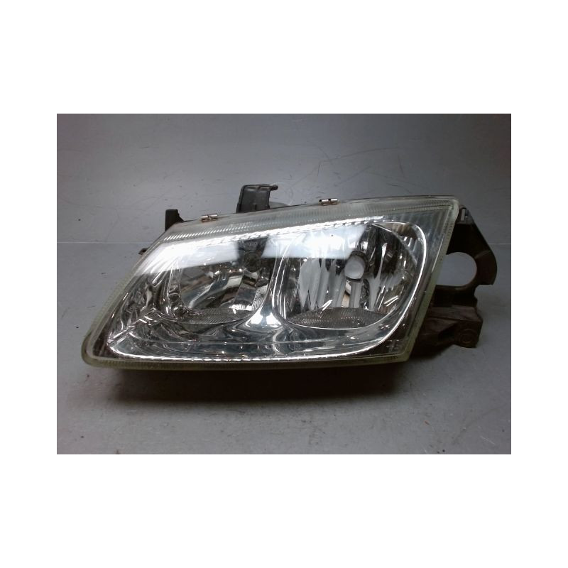 PHARE GAUCHE NISSAN ALMERA