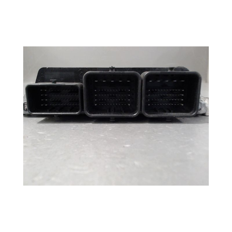 CALCULATEUR MOTEUR FORD C-MAX
