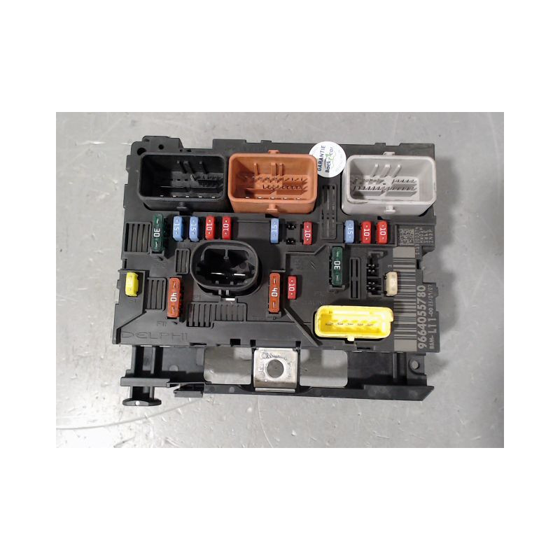 BOITE A FUSIBLES PEUGEOT 207