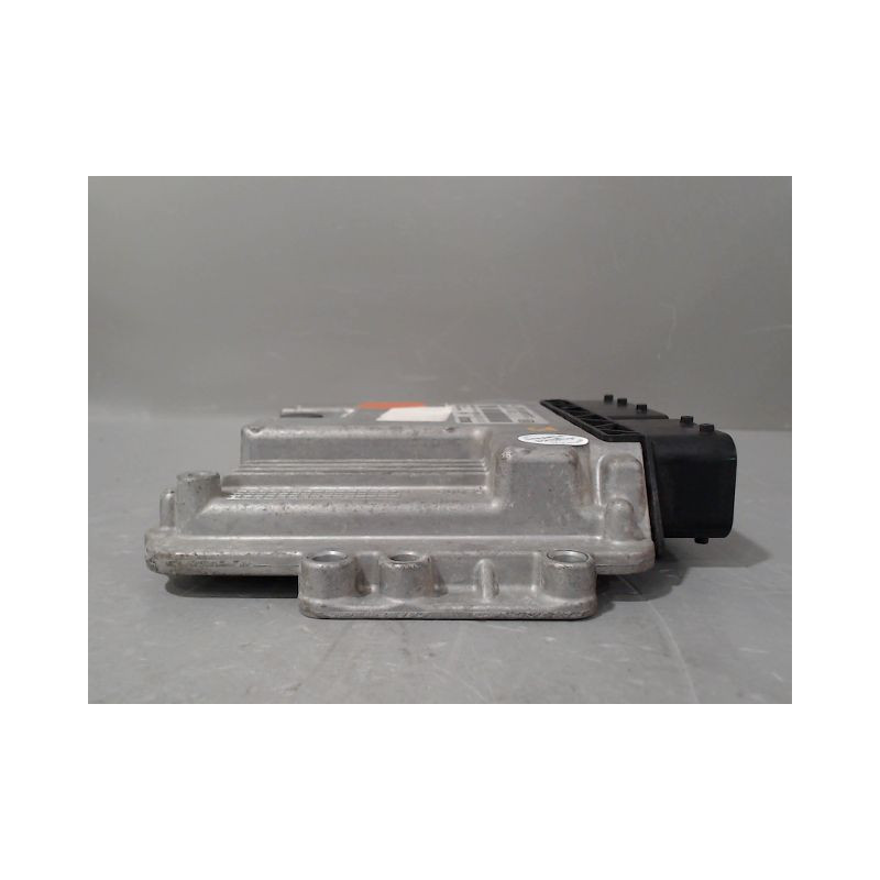 CALCULATEUR MOTEUR KIA CEE-D