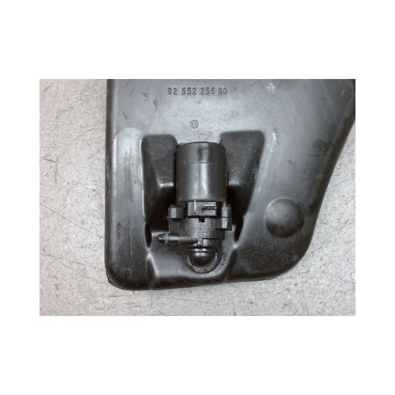 RESERVOIR LAVE-GLACE ARRIERE PEUGEOT 205 87-98