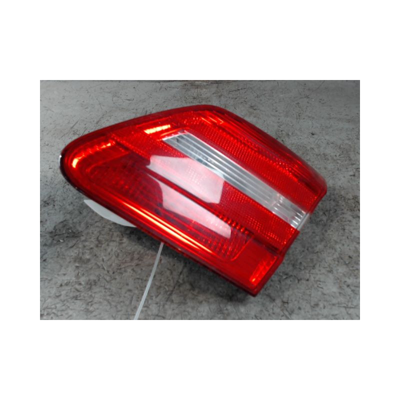 FEU ARRIERE INTERIEUR DROIT MERCEDES CLASSE B 2008-