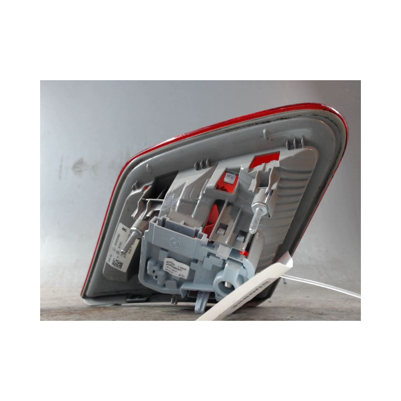FEU ARRIERE INTERIEUR DROIT MERCEDES CLASSE B 2008-