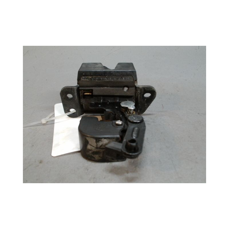 SERRURE HAYON  HYUNDAI SANTA FE 4X4 00-