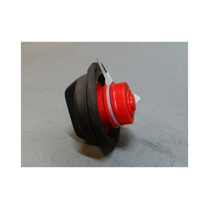 BOUCHON RESERVOIR A CARBURANT VOLVO S40 2000-