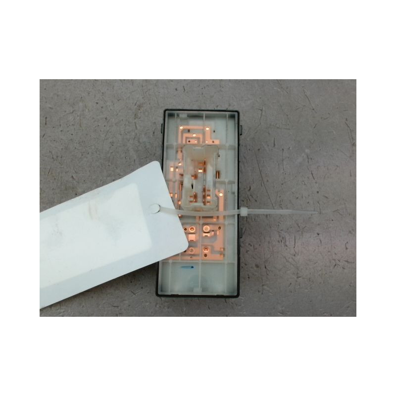 COMMANDE LEVE-GLACE PORTE AVD NISSAN PULSAR