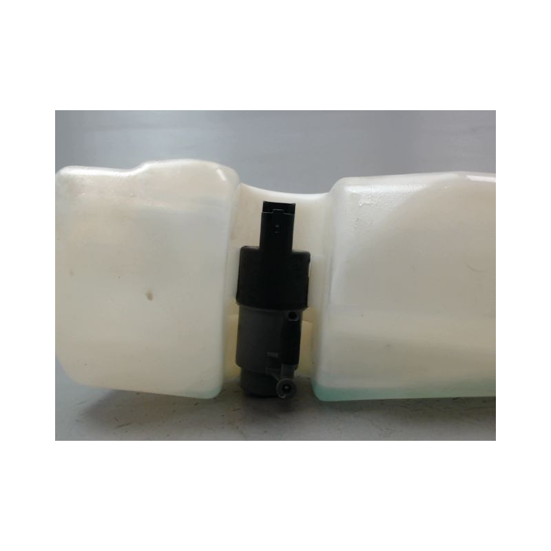 RESERVOIR LAVE-GLACE AVANT DACIA LOGAN BERL. I Phase 2 2008-2012