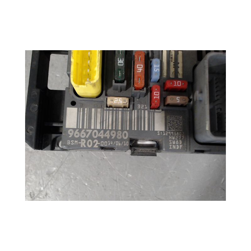 BOITE A FUSIBLES PEUGEOT 407