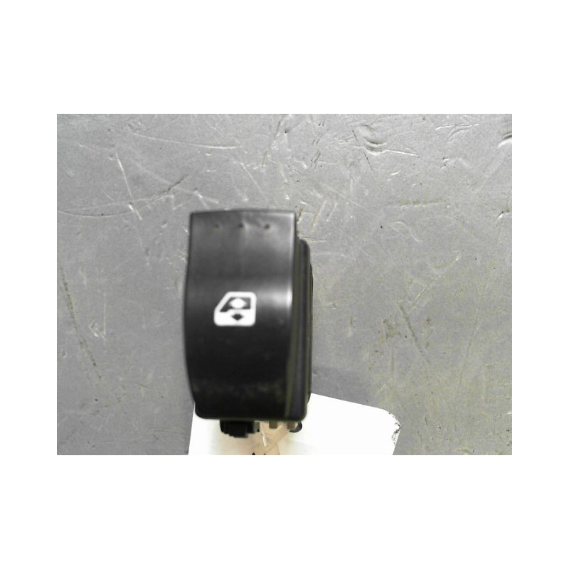 COMMANDE LEVE-GLACE PORTE AVD RENAULT CLIO
