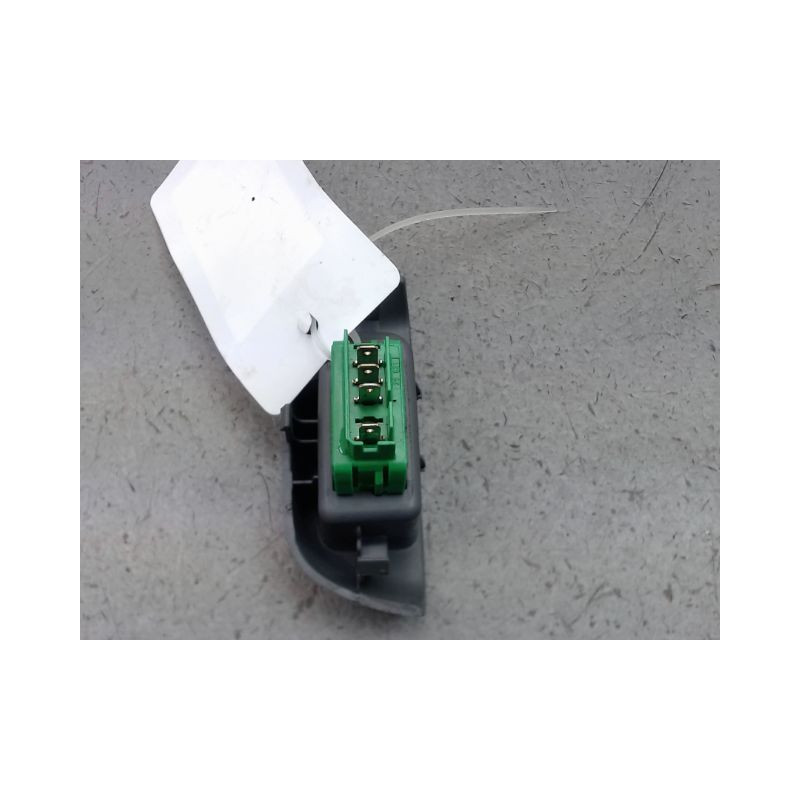 COMMANDE LEVE-GLACE PORTE AVG PEUGEOT 107 I Phase 1 2005-2008