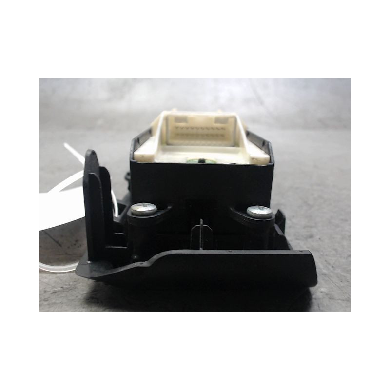 COMMANDE LEVE-GLACE PORTE AVG TOYOTA PRIUS