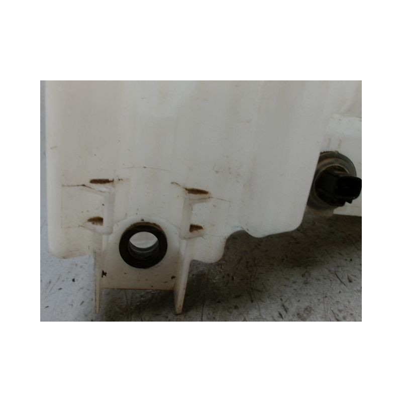 RESERVOIR LAVE-GLACE AVANT TOYOTA PRIUS