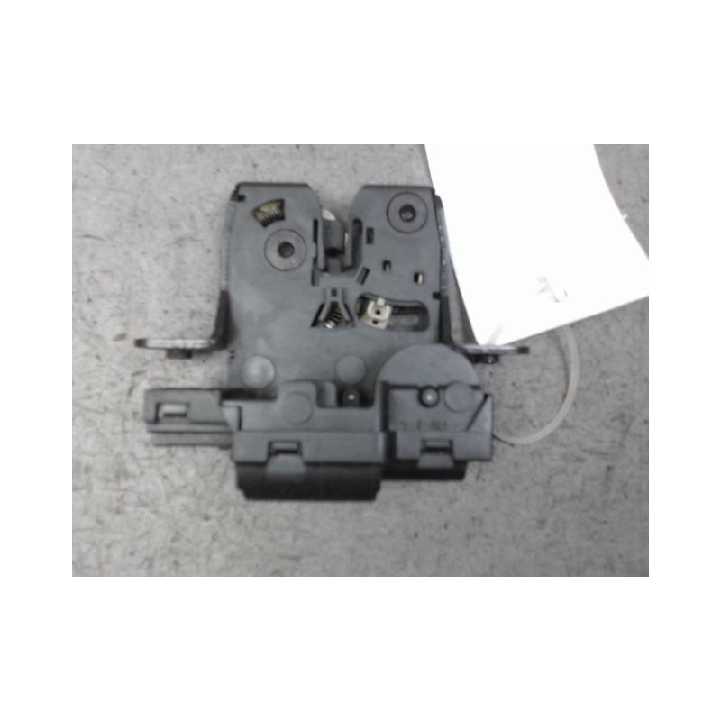 SERRURE HAYON  NISSAN QHASQAI 2007-