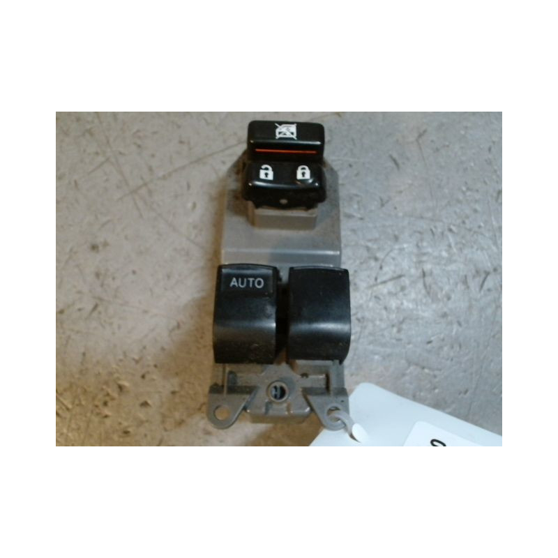 COMMANDE LEVE-GLACE PORTE AVG TOYOTA YARIS