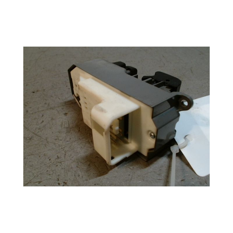 COMMANDE LEVE-GLACE PORTE AVG TOYOTA YARIS