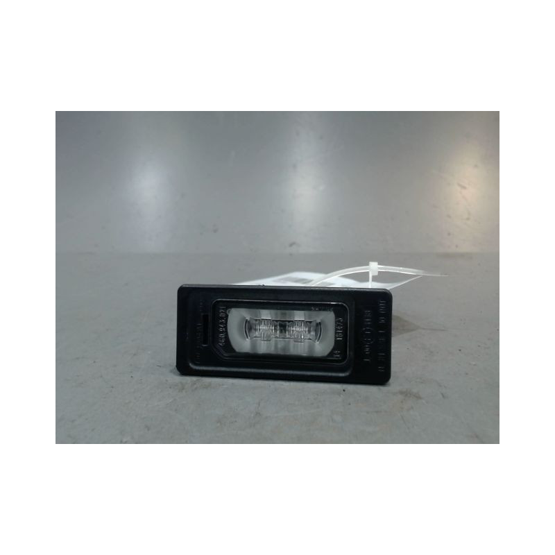 ECLAIREUR PLAQUE DE POLICE GAUCHE AUDI A3