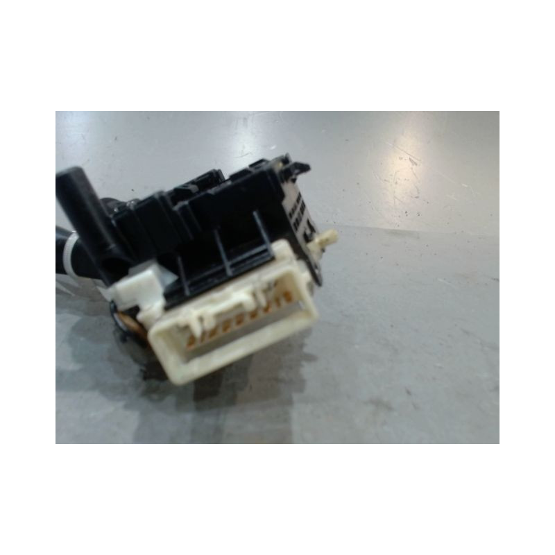 COMMANDE CLIGNOTANT TOYOTA YARIS