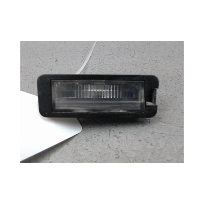 ECLAIREUR PLAQUE DE POLICE DROIT VOLKSWAGEN FOX 2005-2011