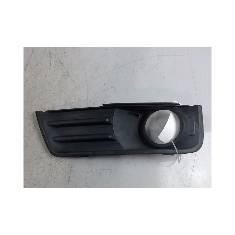 OBTURATEUR PHARE ADDITIONNEL PARE-CHOC AVG FORD FOCUS C-MAX 03-07