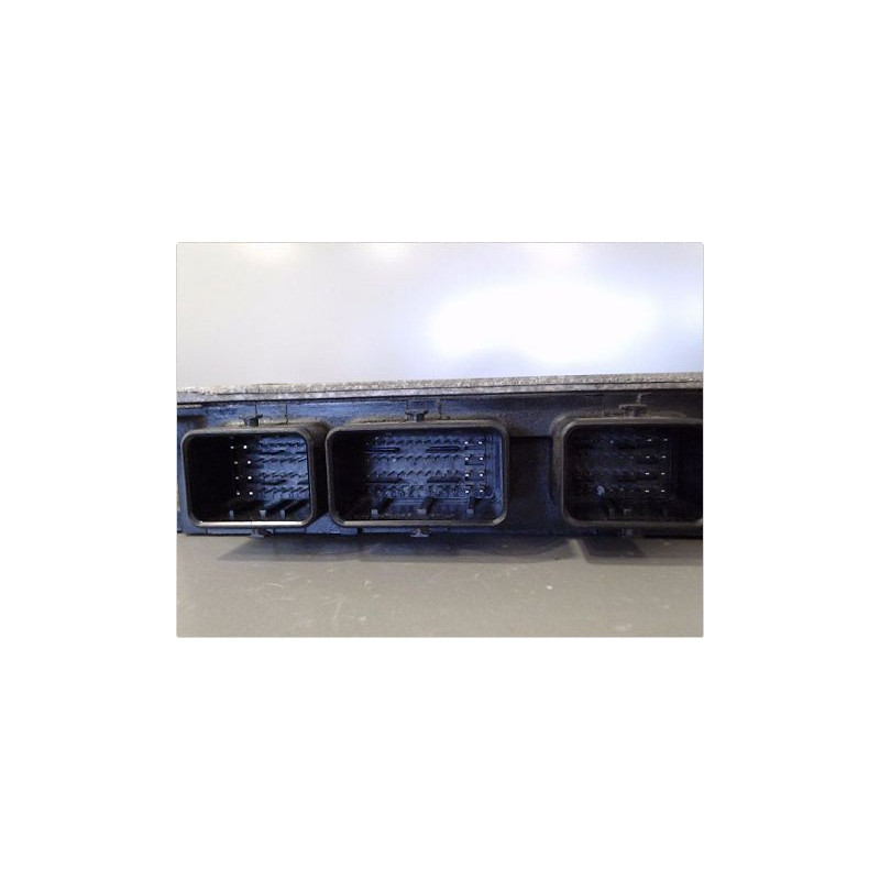 CALCULATEUR MOTEUR RENAULT CLIO
