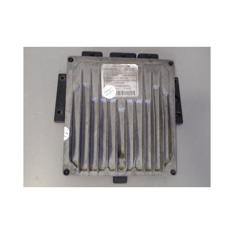 CALCULATEUR MOTEUR RENAULT CLIO