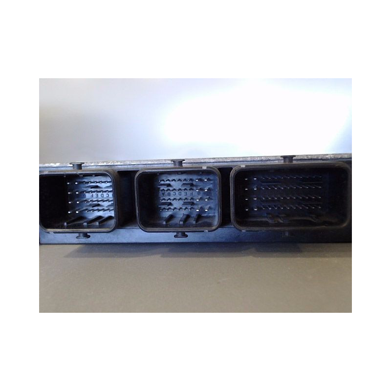 CALCULATEUR MOTEUR PEUGEOT 206