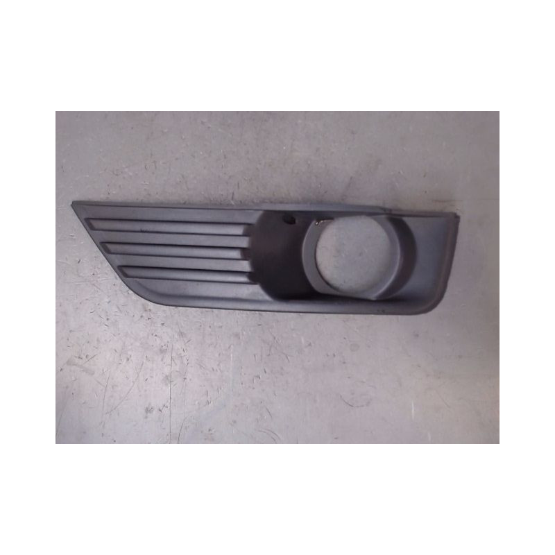 OBTURATEUR PHARE ADDITIONNEL PARE-CHOC AVG FORD FOCUS 04-07