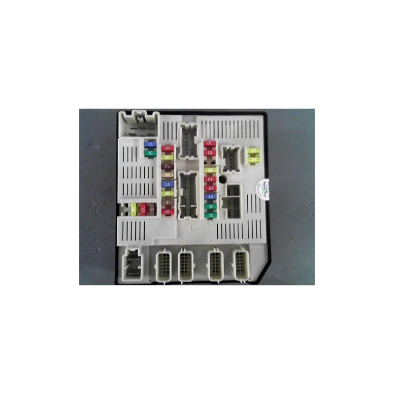 BOITE A FUSIBLES RENAULT MEGANE III 08-12