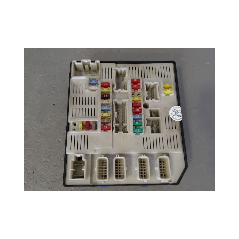 BOITE A FUSIBLES RENAULT MEGANE III 2008-