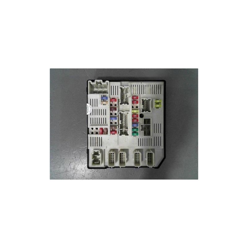 BOITE A FUSIBLES RENAULT LAGUNA III PH2 ESTATE 10-13