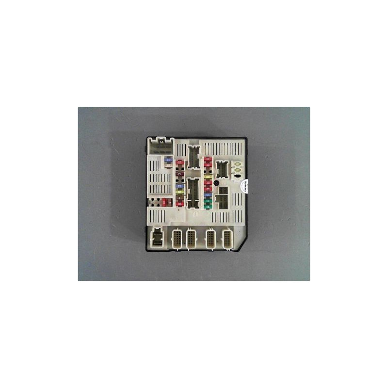 BOITE A FUSIBLES RENAULT LAGUNA III 07-10
