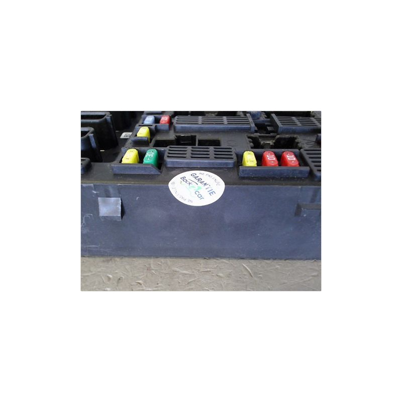 BOITE A FUSIBLES RENAULT MEGANE
