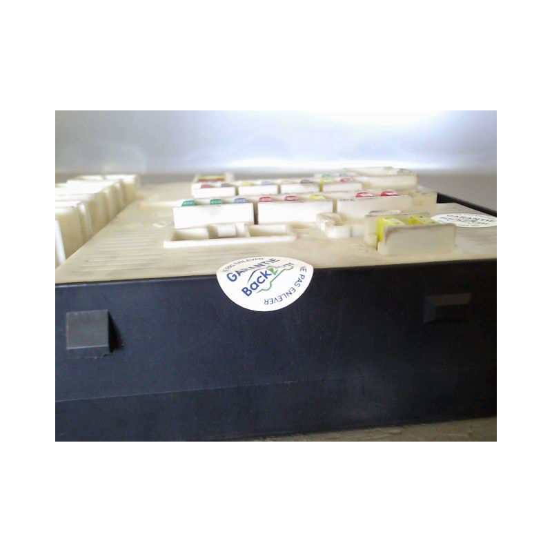 BOITE A FUSIBLES RENAULT MEGANE III 2008-