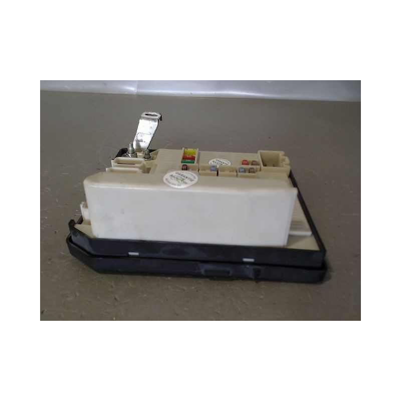 BOITE A FUSIBLES RENAULT MEGANE II PH2 2006-