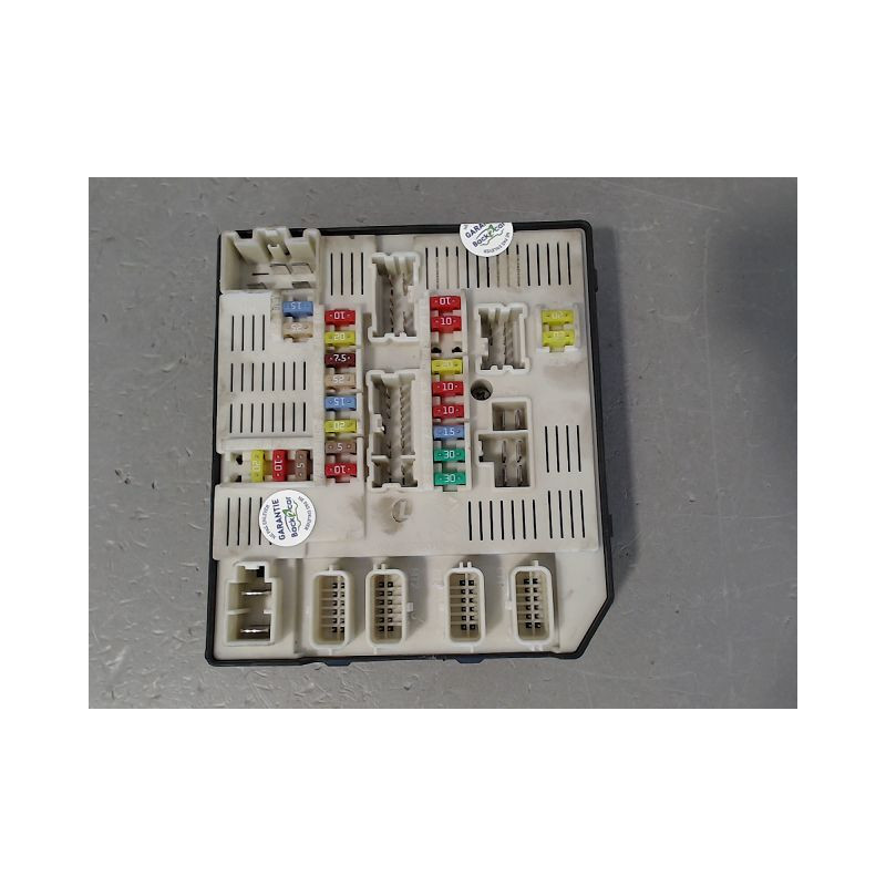 BOITE A FUSIBLES RENAULT MEGANE III 2008-