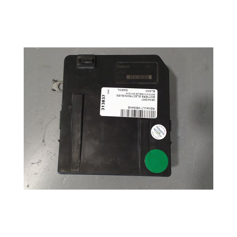 BOITE A FUSIBLES RENAULT MEGANE