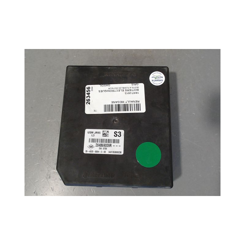 BOITE A FUSIBLES RENAULT MEGANE
