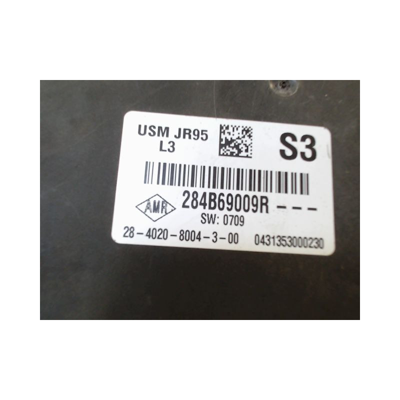 BOITE A FUSIBLES RENAULT MEGANE