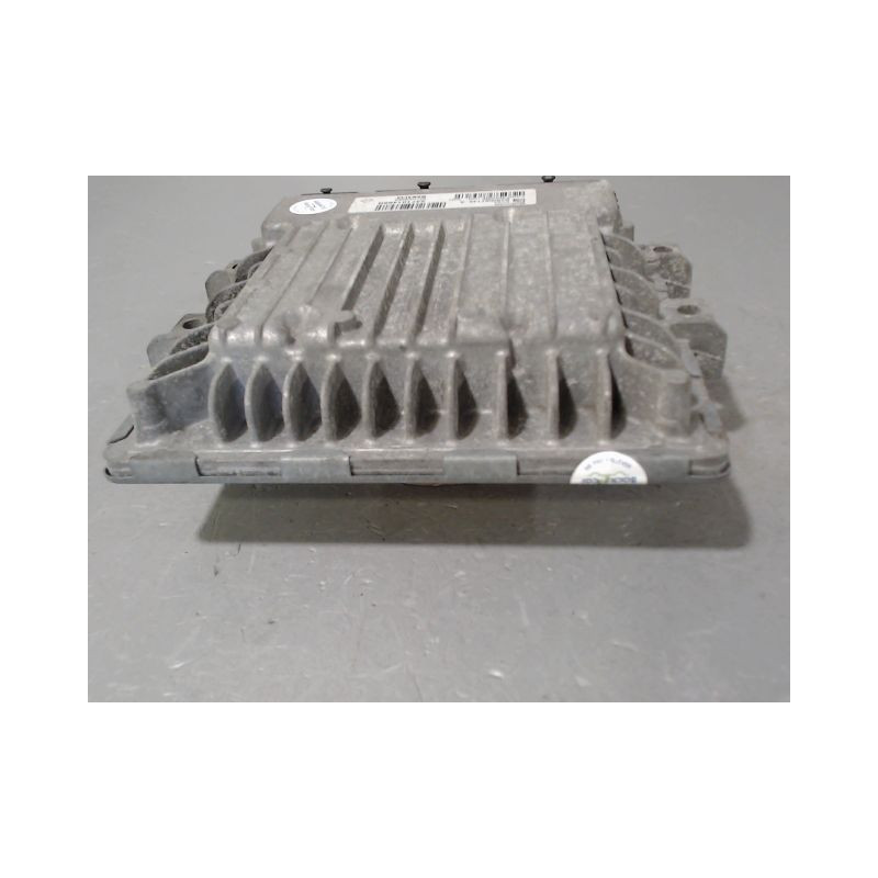 CALCULATEUR MOTEUR RENAULT MEGANE