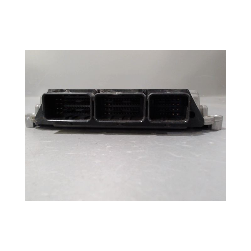 CALCULATEUR MOTEUR RENAULT LAGUNA