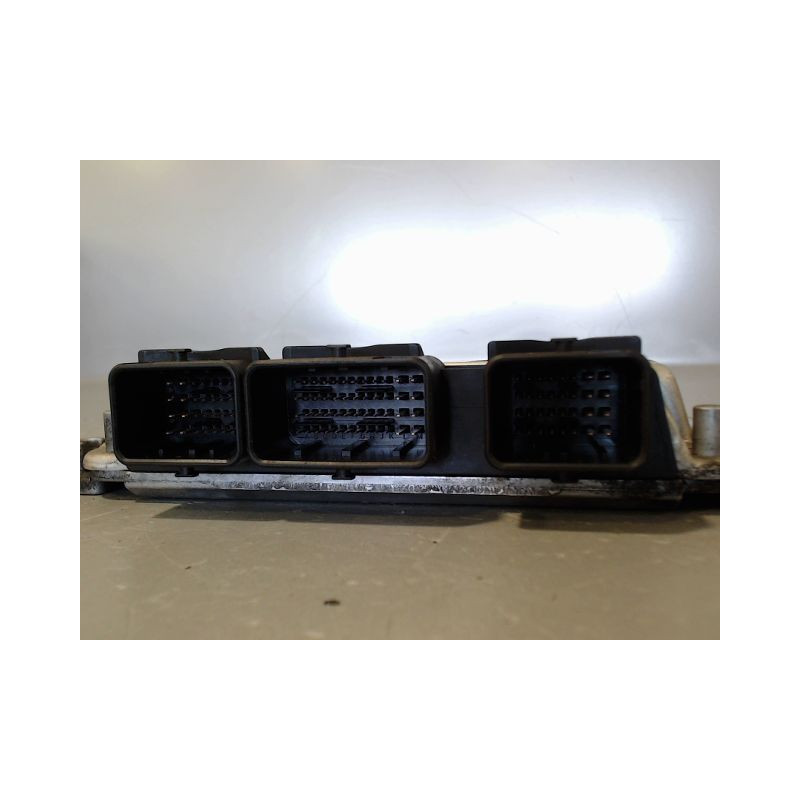 CALCULATEUR MOTEUR PEUGEOT 206
