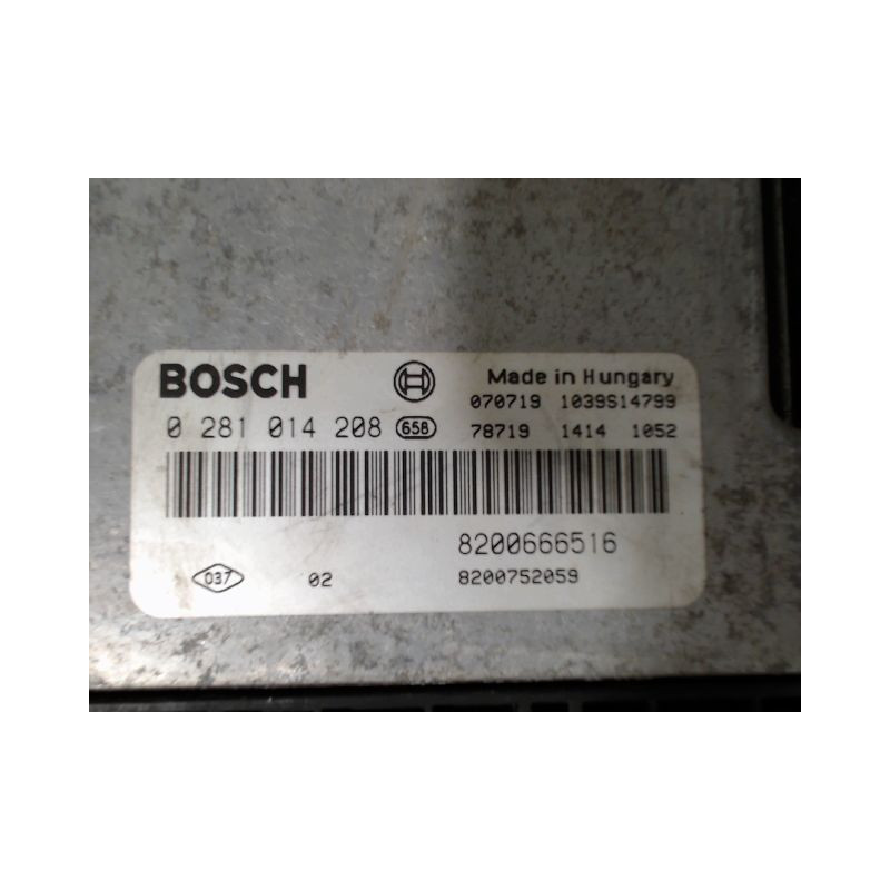 CALCULATEUR MOTEUR RENAULT TRAFIC